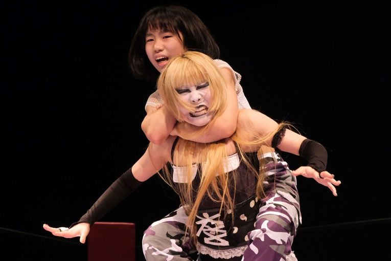 スリーパーを繰り出す咲蘭©Norihiro Hashimoto