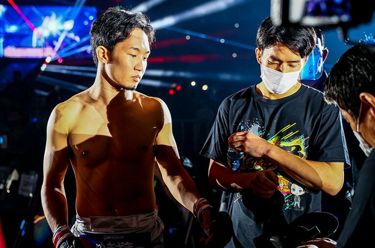 朝倉海と朝倉未来は東京ドームで行われたRIZIN.28に参戦し、それぞれ対照的な試合結果となった。兄弟の明暗が分かれた理由とは ／ photograph by RIZIN FF Susumu Nagao