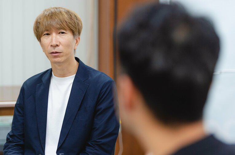 『怪物に出会った日　井上尚弥と戦うということ』の著者・森合正範氏に大宅賞作家・鈴木忠平氏がインタビューした ／ photograph by Wataru Sato