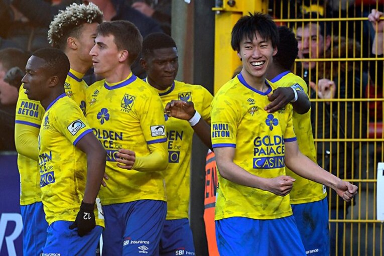 ベルギーのシントトロイデンで飛躍のきっかけをつかんだ鎌田 ／ photograph by Getty Images