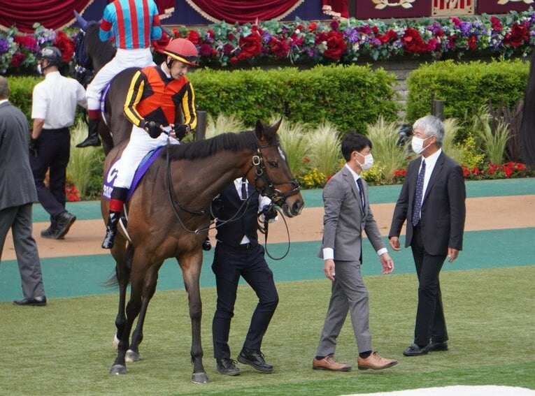 ヴィクトリアマイル出走時のグランアレグリアとルメール　©Satoshi Hiramatsu