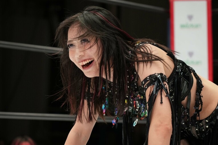 この笑いが上谷沙弥の世界を作り出している　©Essei Hara