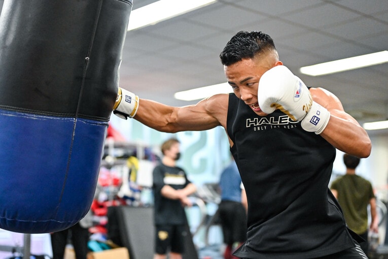 元K-1王者の武居由樹はボクシング転向後、4連続KO勝ち。8月26日には東洋太平洋王座に挑む　©Hiroaki Yamaguchi/AFLO