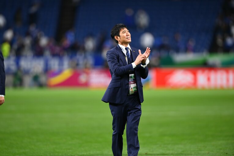 ピッチからサポーターに感謝を伝えた　©JMPA