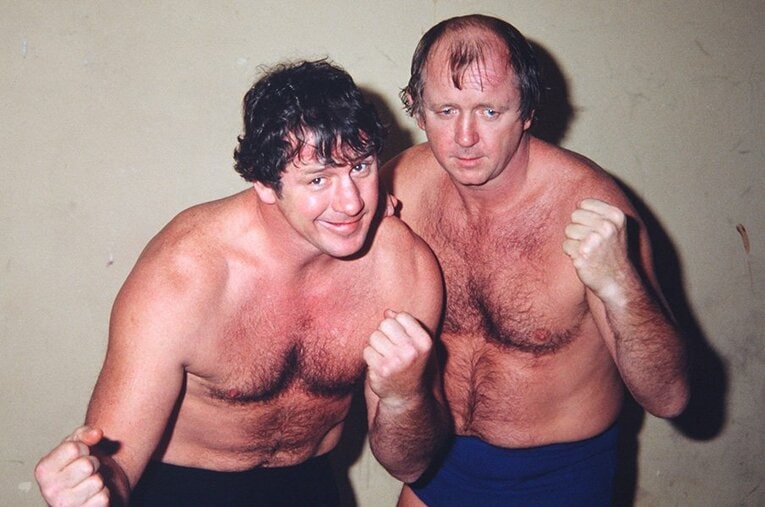 全日本プロレスのタッグ戦線にて、アイドル的な人気を誇ったドリー・ファンク・ジュニア（右）&テリー・ファンク（左） ／ photograph by AFLO