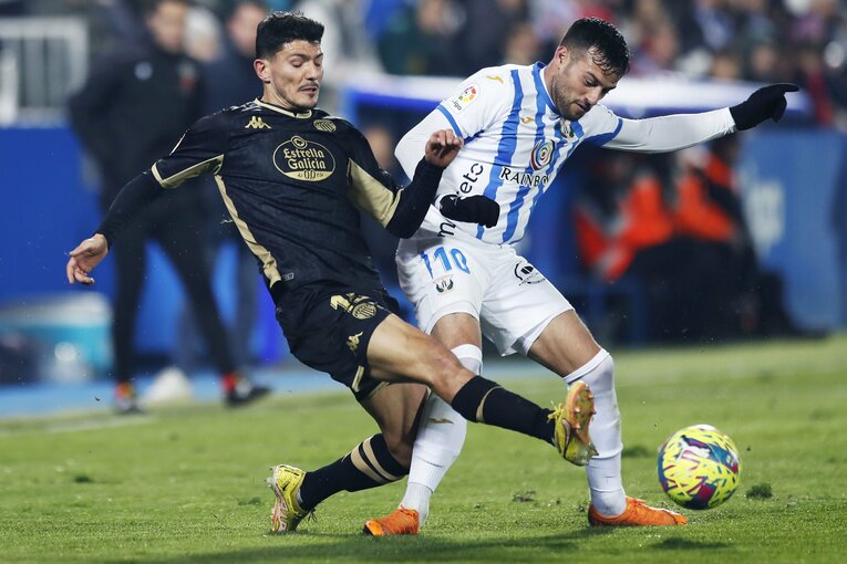 「W杯出番なし」からのリスタート…柴崎岳は今、スペイン2部でどうなっている？“思いを内に秘めたはず”30歳の今を撮った(24)