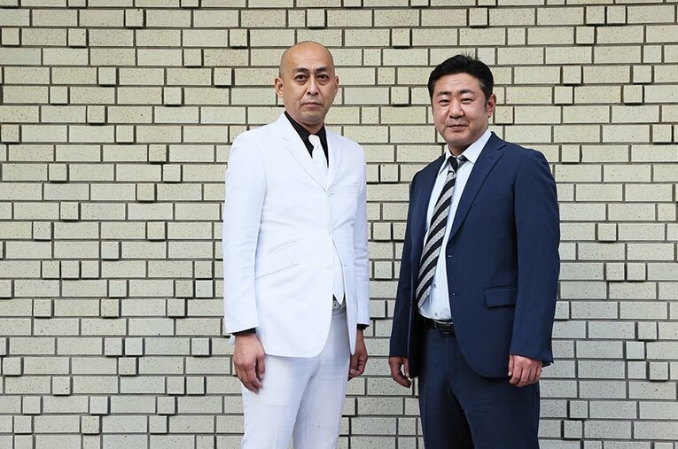 2020年M-1で史上最年長ファイナリストになった錦鯉の長谷川雅紀（左、49歳）と渡辺隆（42歳） ／ photograph by Shigeki Yamamoto