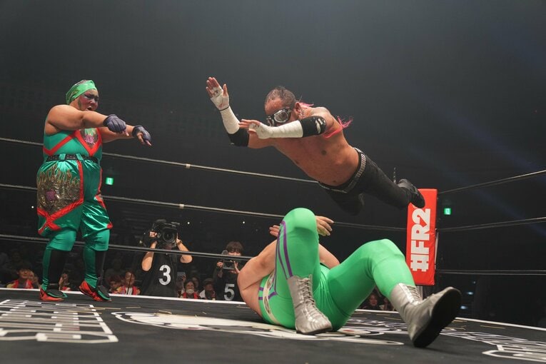 「お前、あの騒動があったのによく来たな」“今のプロレス批判”で炎上した前田日明に、ウナギ・サヤカがモノ申した真意「ぶん殴られようが…」(79)