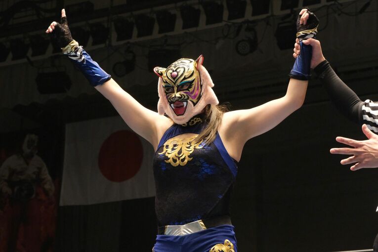 デビュー戦でタイガー・クイーンが着けていたマスク。最新マスクよりも口元を覆う面積が広かった