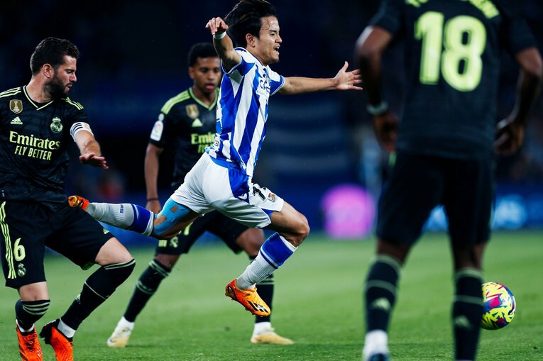 「久保建英がスペイン紙の一面に！」子供サポ「タケが決めるよ」予言通りマドリーを圧倒“ソシエダの熱狂”は翌日も…カメラマンは見た(71)