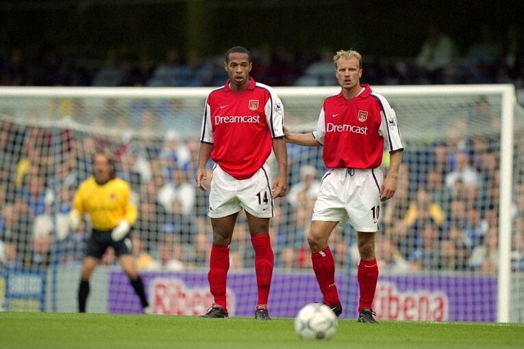 1993年までアヤックスでプレー、インテルを挟んで、1995年～2006年の現役引退までアーセナルで活躍。3度のプレミアリーグ優勝に貢献した ©Getty Images