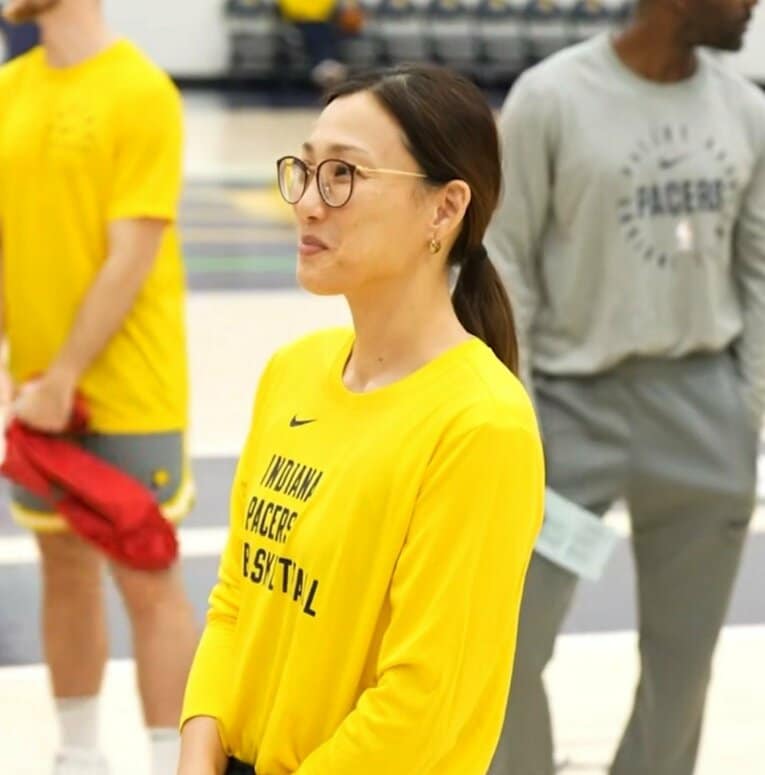 NBAインディアナ・ペイサーズでトレーナーを務める佐藤絢美さん　©︎Indiana Pacers
