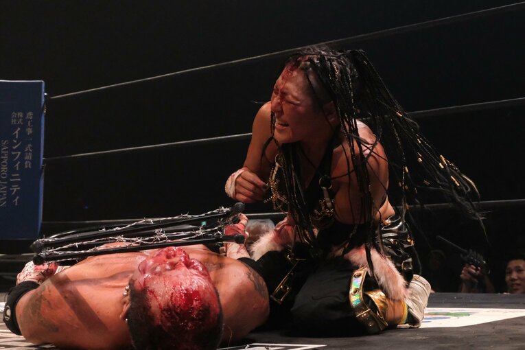 元パティシエが蛍光灯で殴り合い…“デスマッチアマゾネス”山下りなの媚びない魅力「犯罪以外なら何してもいい」 米国で男子相手に王座獲得(22)