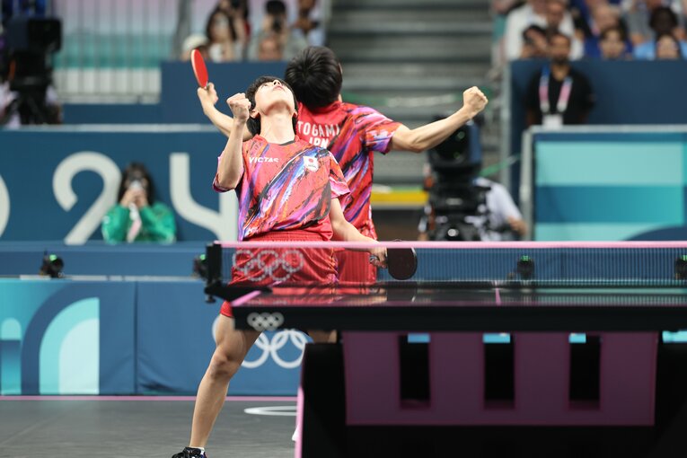 男子卓球団体戦準決勝、スウェーデン戦の日本チーム　©︎Tetsuya Higashikawa/JMPA