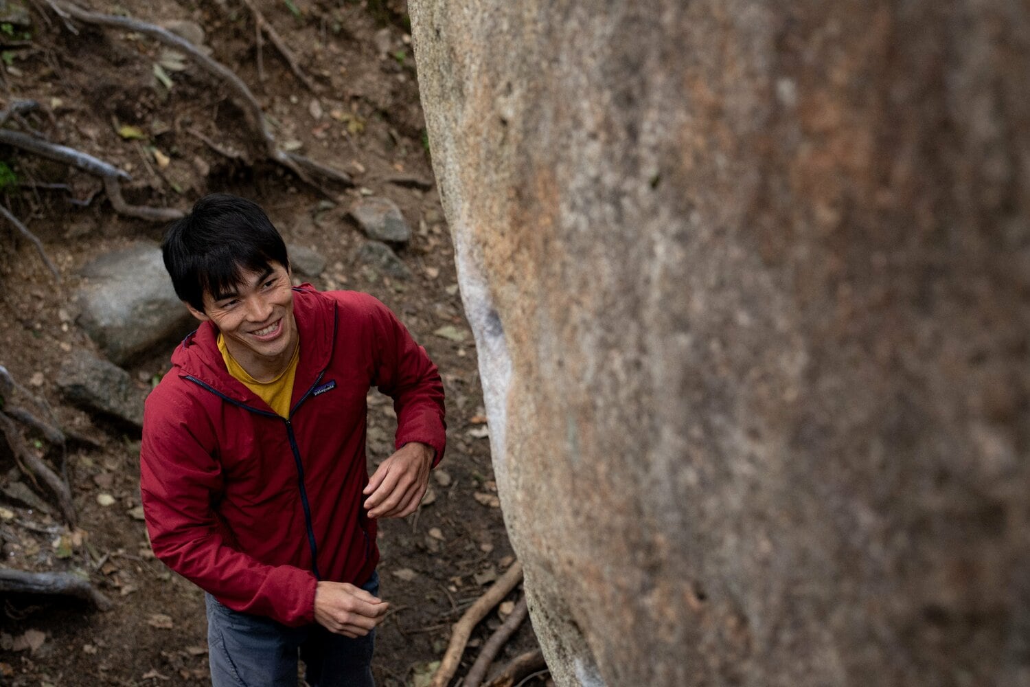 プロクライマー倉上慶大。国内の最難ルートを次々に完登するなど、世界のクライミングメディアから注目される。2021年10月に心肺停止を経験、そこから復帰した　©Miki Fukano