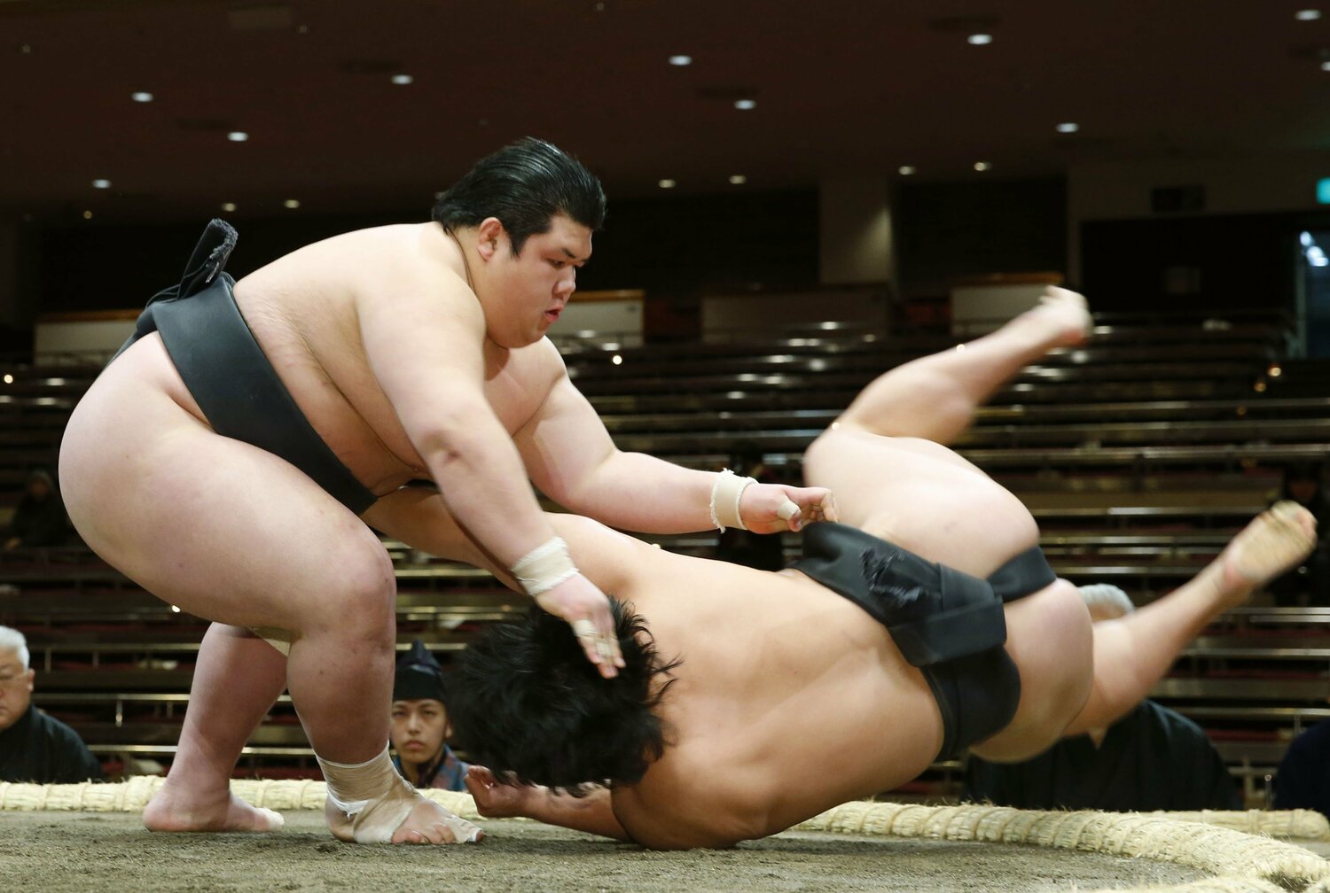 前相撲に登場し、初土俵を白星で飾った阿武咲（2013年1月）　©︎KYODO