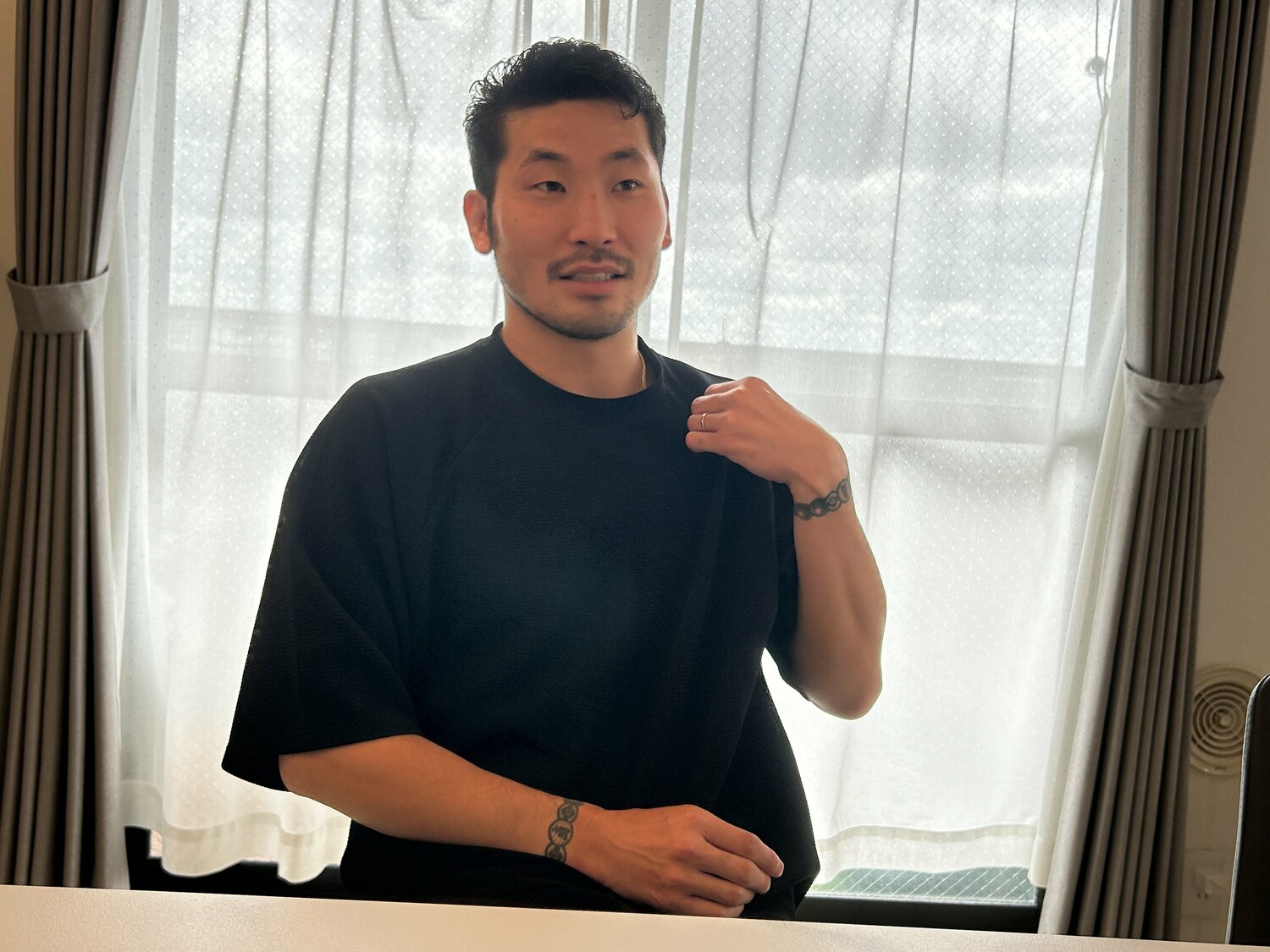 ドヘニー、タパレス、アフマダリエフ…自身が戦った強敵たちへのリスペクトを忘れない岩佐　©Masayuki Sugizono