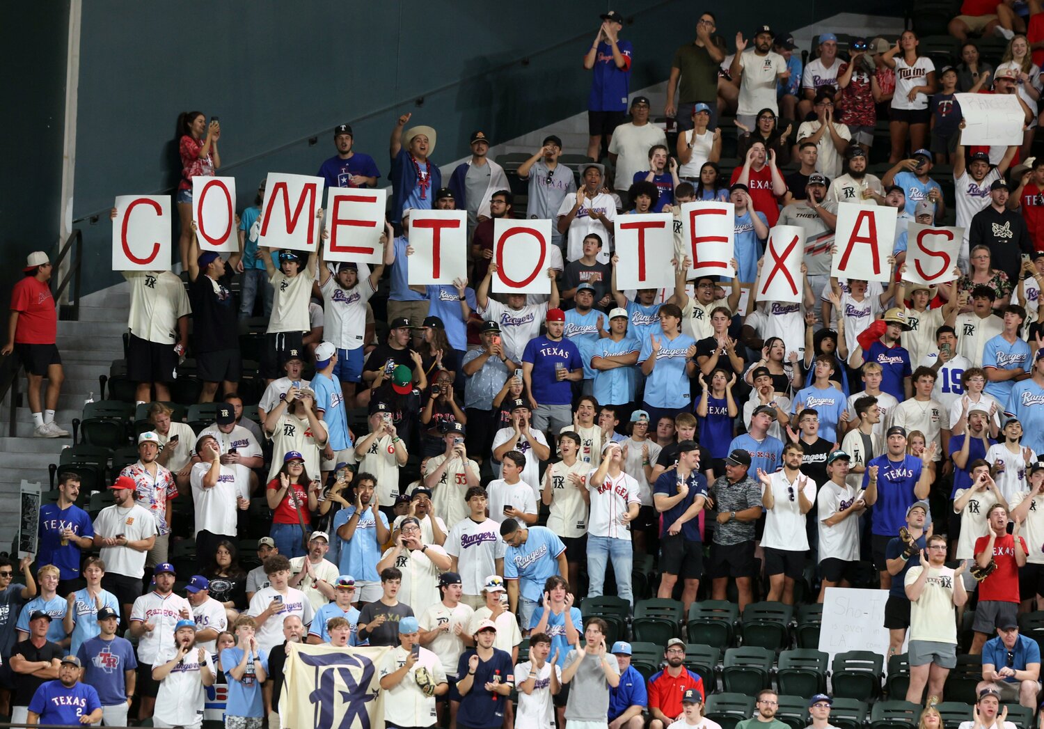 8月の敵地・レンジャーズ戦では、現地ファンから「COME TO TEXAS」のラブコールも　©JIJI PRESS