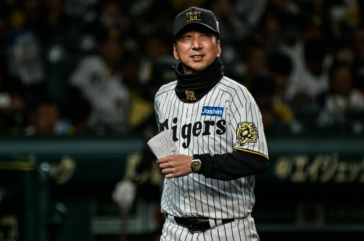 「勝っていても負けていても石井大智」阪神・藤川球児監督に手痛い教訓…日本シリーズ初采配で漏らした“昨年の小久保裕紀監督と同じ発言”の落とし穴＜Number Web＞ photograph by Nanae Suzuki
