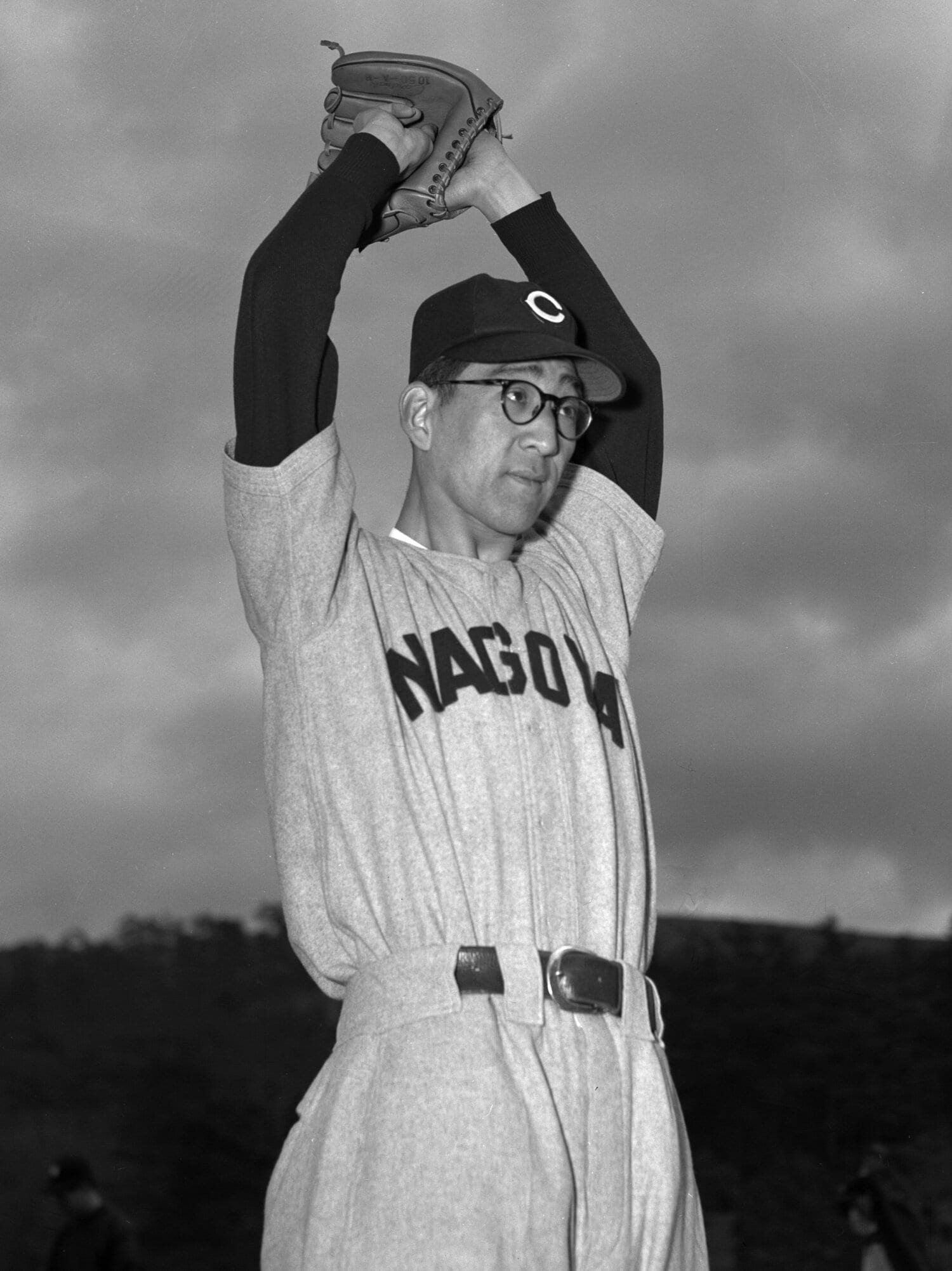 中日時代の杉下茂さん。身長182cmと当時の日本人としては長身だった長い手足を生かした投球フォームは美しかった ©︎KYODO