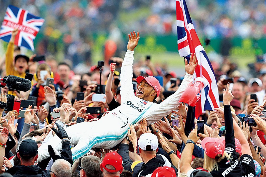レースも選手権も「最速」、ハミルトンの王者決定戦はどこ？～鈴鹿で決まれば12回めに～＜Number Web＞ photograph by Getty Images
