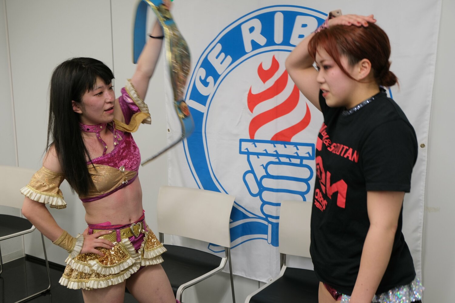 つくしは試合直後のインタビュースペースで鈴季すずを挑発