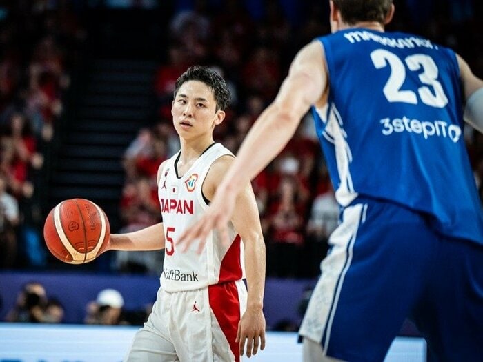 「パリ五輪出場決定」でも河村勇輝が感情を爆発させないワケは?…バスケW杯で世界が注目“身長172cmの司令塔”の見据える先<Number Web> photograph by FIBA