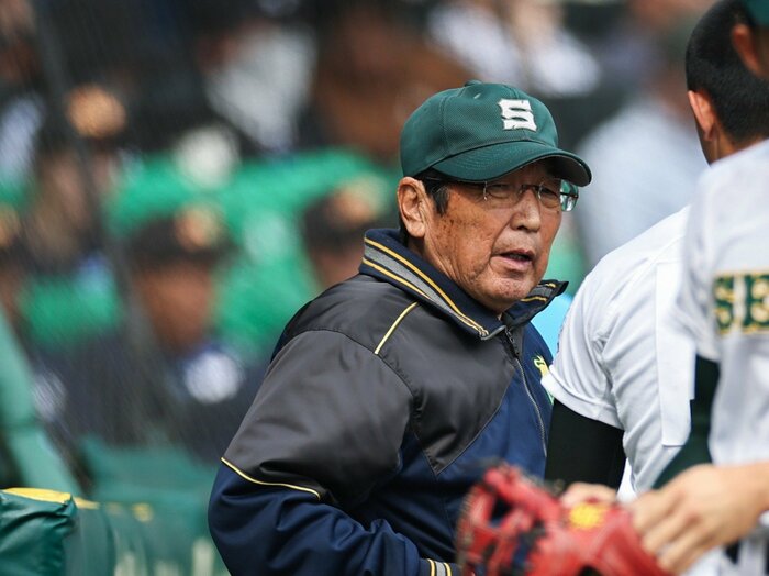 「自分が甲子園出たかなんて、指導に関係ある？」専大松戸の老将が4校を甲子園出場させた秘訣とは「昔は乱暴も言ったけど…今は俺が一番怒らない」＜Number Web＞ photograph by JIJI PRESS