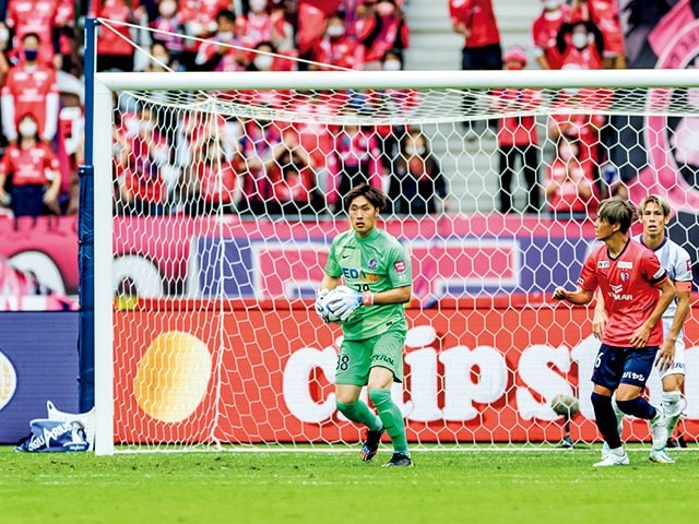 サッカーゴール。写真の上サイズあり。 ふ 日本のサッカーゴールが世界基準に追いついたのは2002年日韓W杯