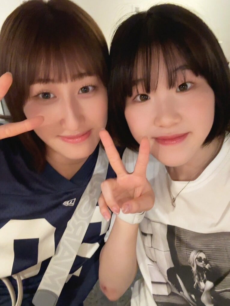 プライベートでも仲が良いという北川と秋本（本人提供）