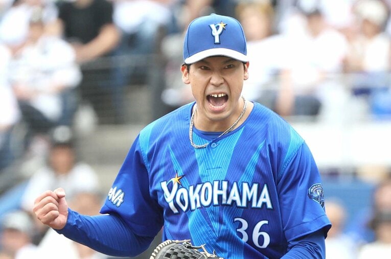 山本祐大との緊急トレードでベイスターズに加わった尾形。怒涛の1カ月の胸中とはいかなるものだったのか ／ photograph by Sankei Shimbun