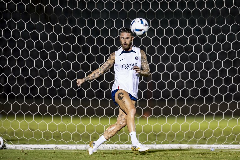 7月18日、有料の公開練習。セルヒオ・ラモスはノースリーブ、短パンに　©Kiichi Matsumoto