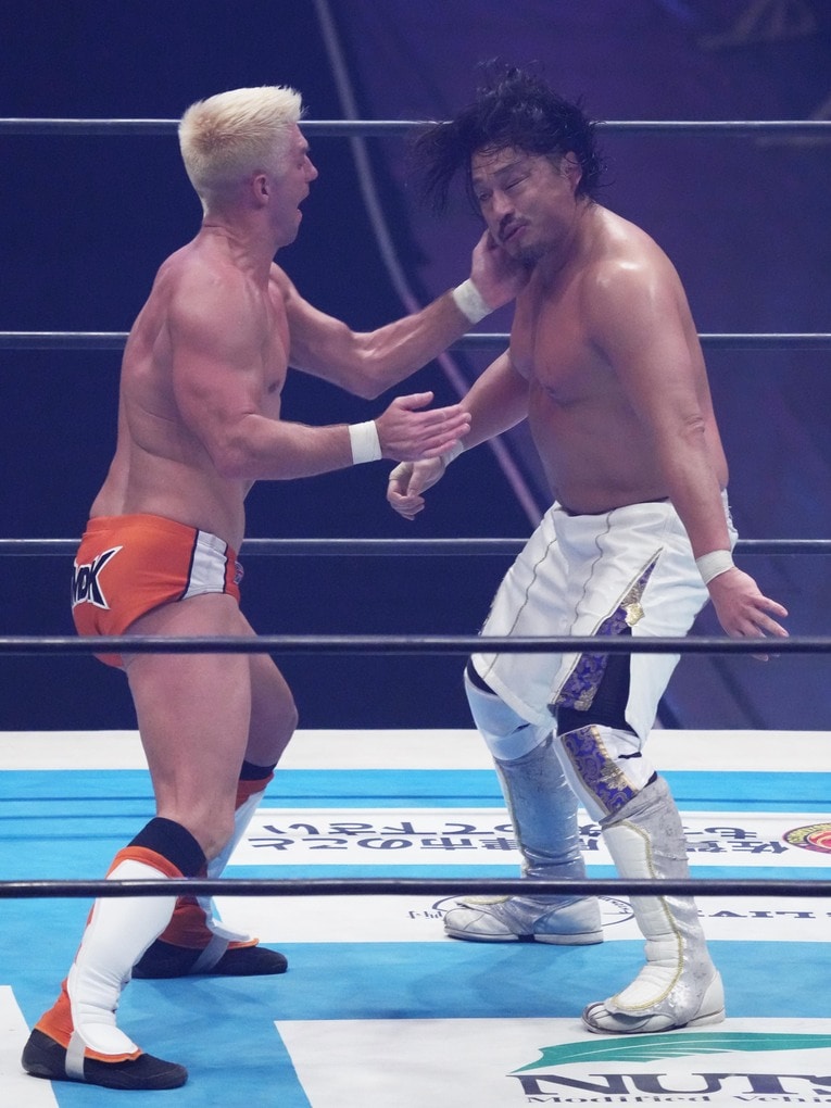 ザック・セイバーJr.の張り手　©Essei Hara