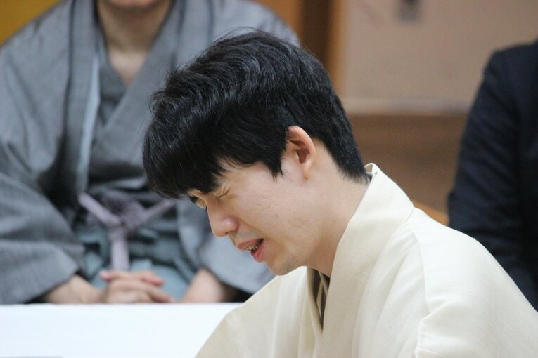 困難な対局だったことを物語る苦しげな表情も　©Number Web