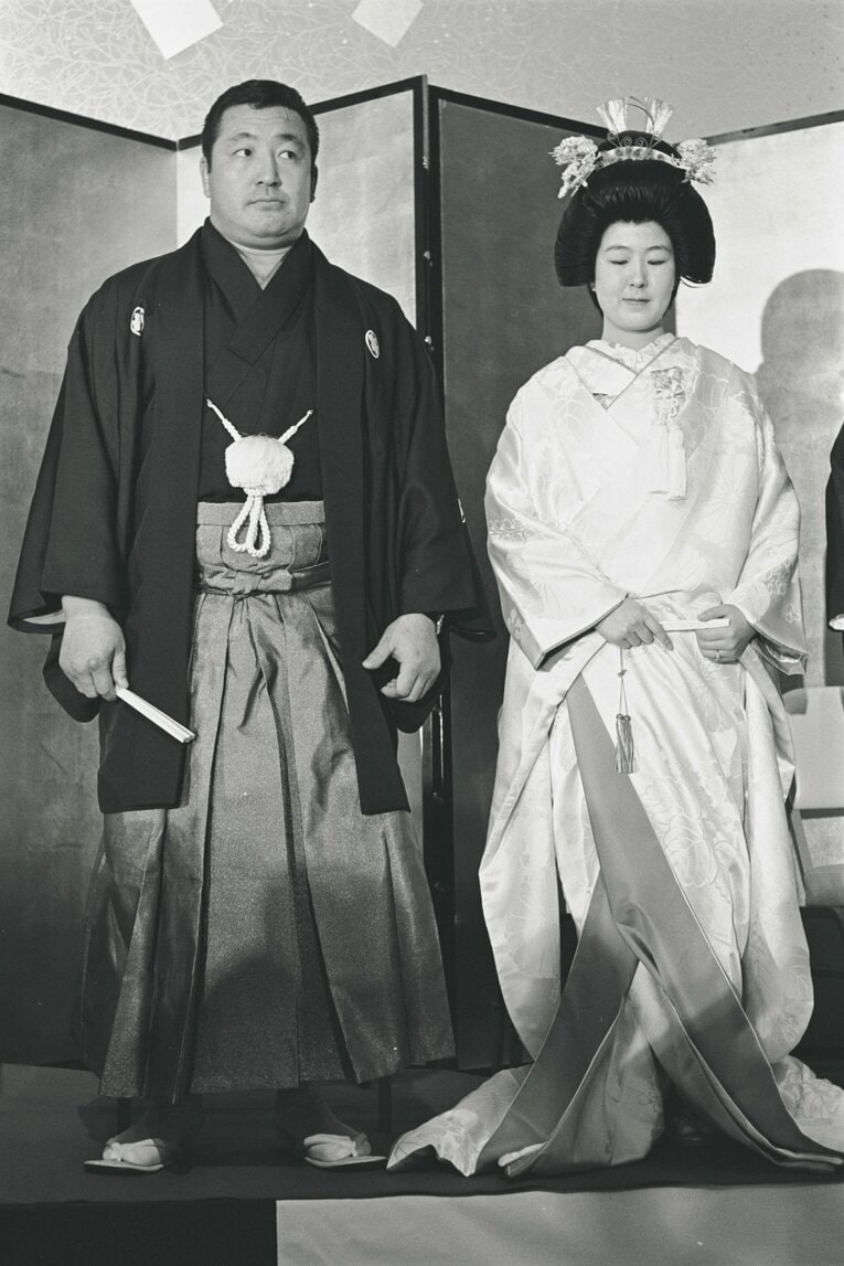 1963年6月5日、力道山と敬子さんの結婚式。この半年後に力道山はやくざに刺され、39歳で急死する　©BUNGEISHUNJU