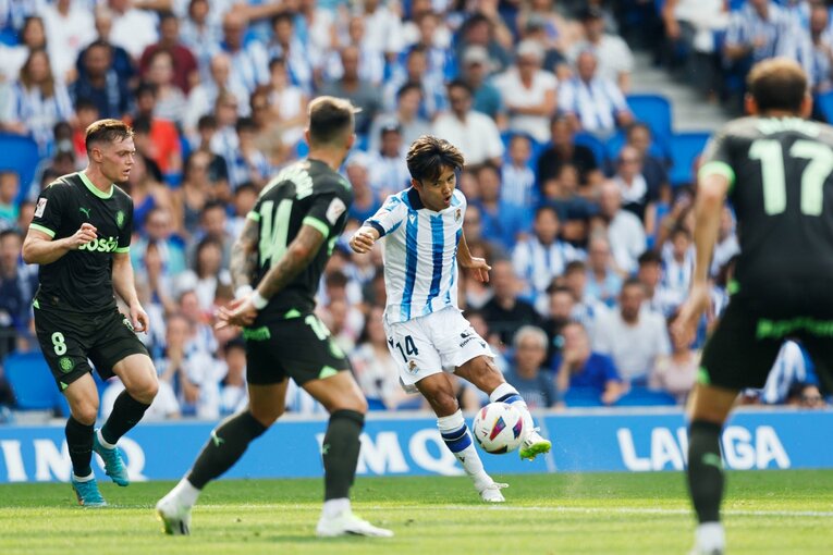 久保建英の“映像では見られない”「開幕ゴールの歓喜→顔を覆ってガッカリ」をカメラマンが撮った「ソシエダが勝ち切るためには久保の…」(14)