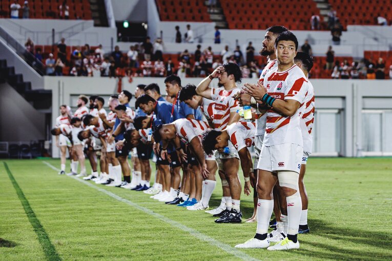 フィジー代表の選手たちが試合後に倒れ込むほどの過酷な環境下でもハードワークを見せた日本代表。しかし、若手を多く起用したとはいえ、ホームで優勝を逃してしまった　©︎Kiichi Matsumoto