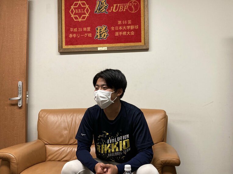 インタビューに応える沖政宗（立教大）　©Number Web