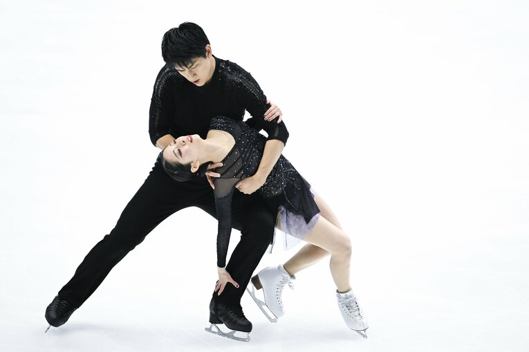 全日本選手権で優勝した三浦璃来・木原龍一　©Asami Enomoto