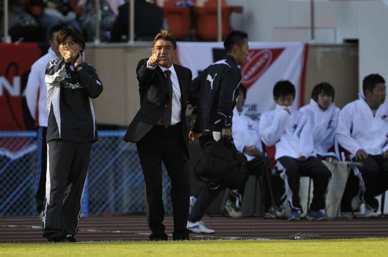 広島時代のミハイロ・ペトロヴィッチ監督　©Sports Graphic Number