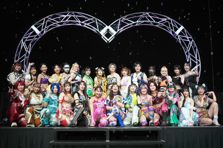 東京女子プロレスのセンターに立った荒井優希　©Essei Hara