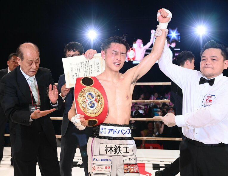 2024年5月、難敵エマヌエル・ロドリゲスに勝利して世界王者となった西田凌佑。学生時代のエピソードからすれば、想像もできなかった人生を歩んでいる　©︎JIJI PRES