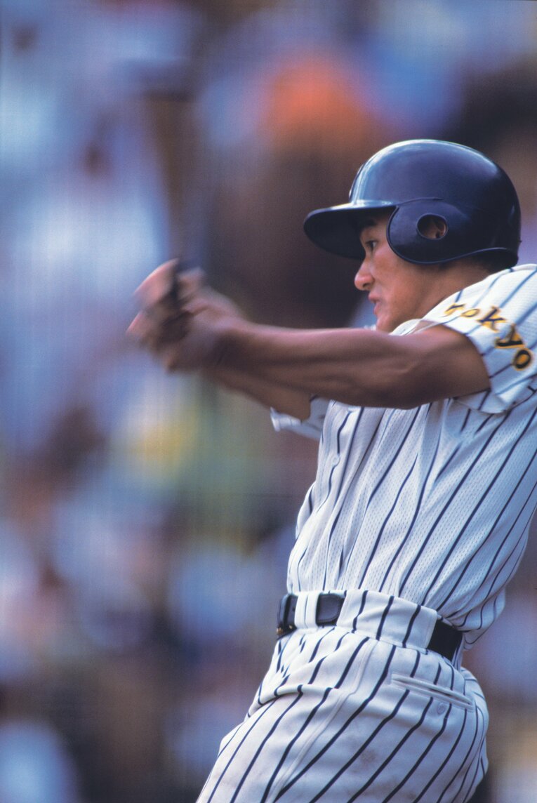 8回に三澤が大飛球を放つもスタンドまでは届かず…　©Katsuro Okazawa/AFLO