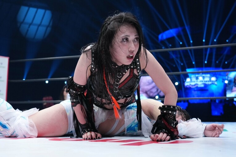 戸惑いの表情を見せる上谷沙弥　©Essei Hara