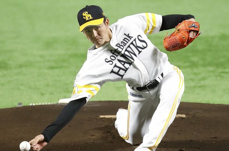 2017年のドラフト2位で専修大からソフトバンク入りした高橋礼。一軍で先発している数少ない若手投手のひとりだ ／ photograph by KYODO