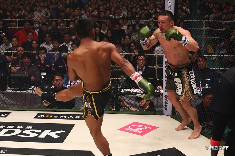 ブアカーオ・バンチャメークvs.木村“フィリップ”ミノル　©RIZIN FF