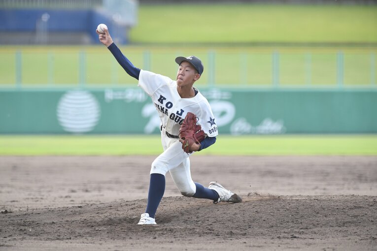 【比較写真】山口県鴻城のユニフォームがこちら。もっと近くで見てみると…　©Kota Inoue