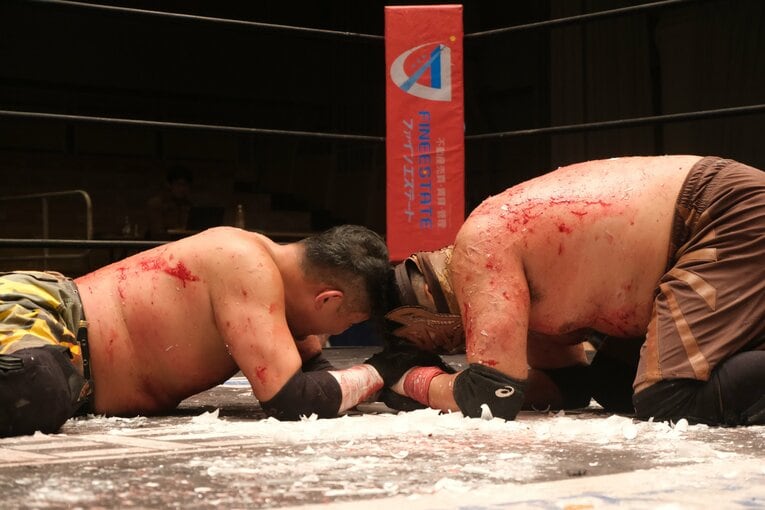 蛍光灯で殴り合い、大流血して…メキシコ人デスマッチファイター「もっと日本にいたい」ビオレント・ジャックの切実な思い「外国人がって…でも、ここがオレの家」(57)