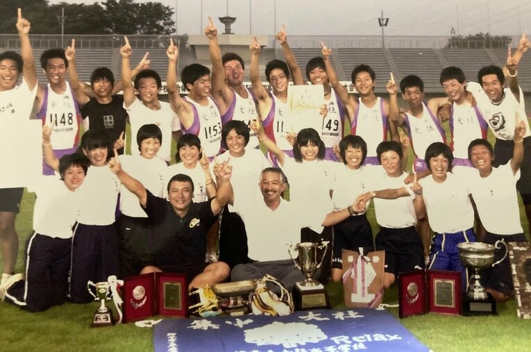 22年前、陸上インターハイで総合優勝を果たした島根・大社のメンバーたち。「普通の県立高」による総合優勝は異例の出来事でもあった ／ photograph by 取材対象者提供