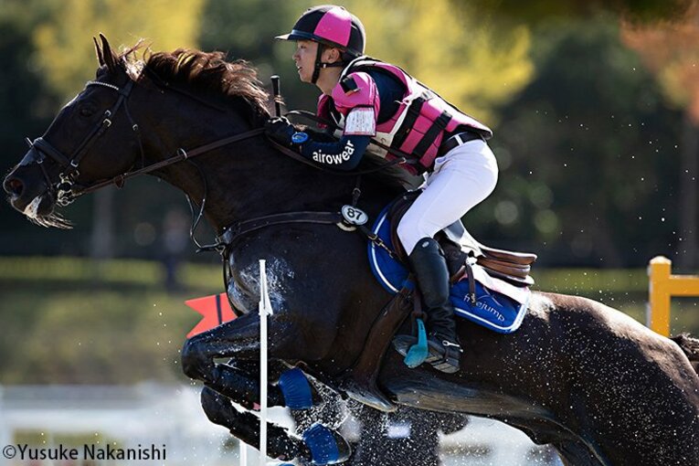 「馬が人を育てる」ということ。桜望と1人の大学生が築いた絆。(5) ／ photograph by Yusuke Nakanishi